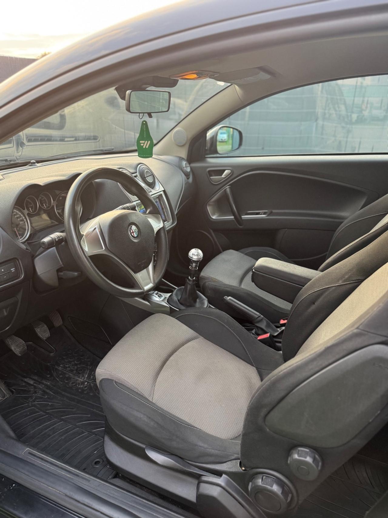 Alfa Romeo MITO 1.6 JTD DISTINCTIVE SPORT PACK