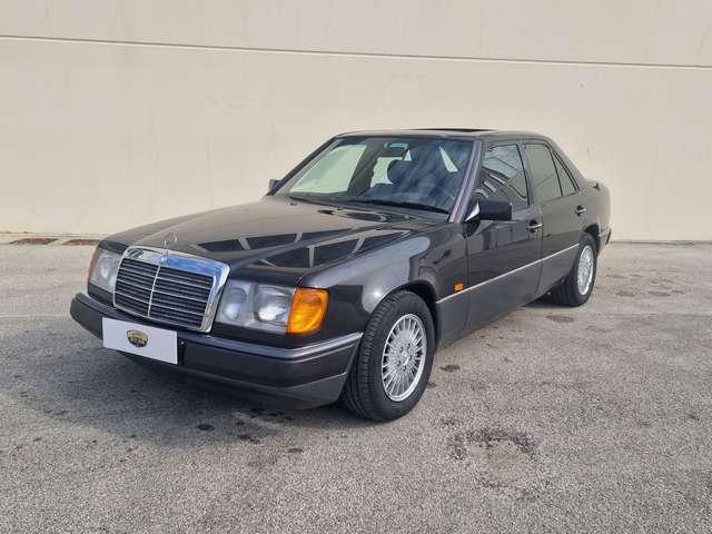 Mercedes-Benz E 200 E200 - First Paint - Book Service - 87.000 km