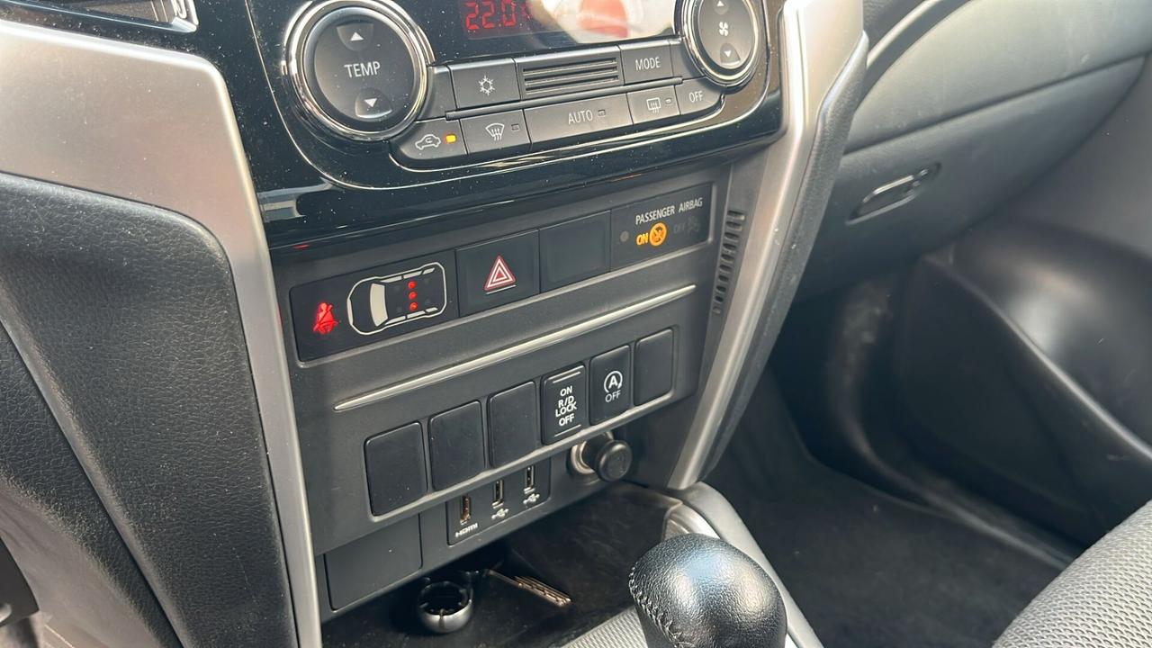 PROMO BLACK FRIDAY Mitsubishi L200 2.3 D Double Cab 4x4 Super Select Intense aut.