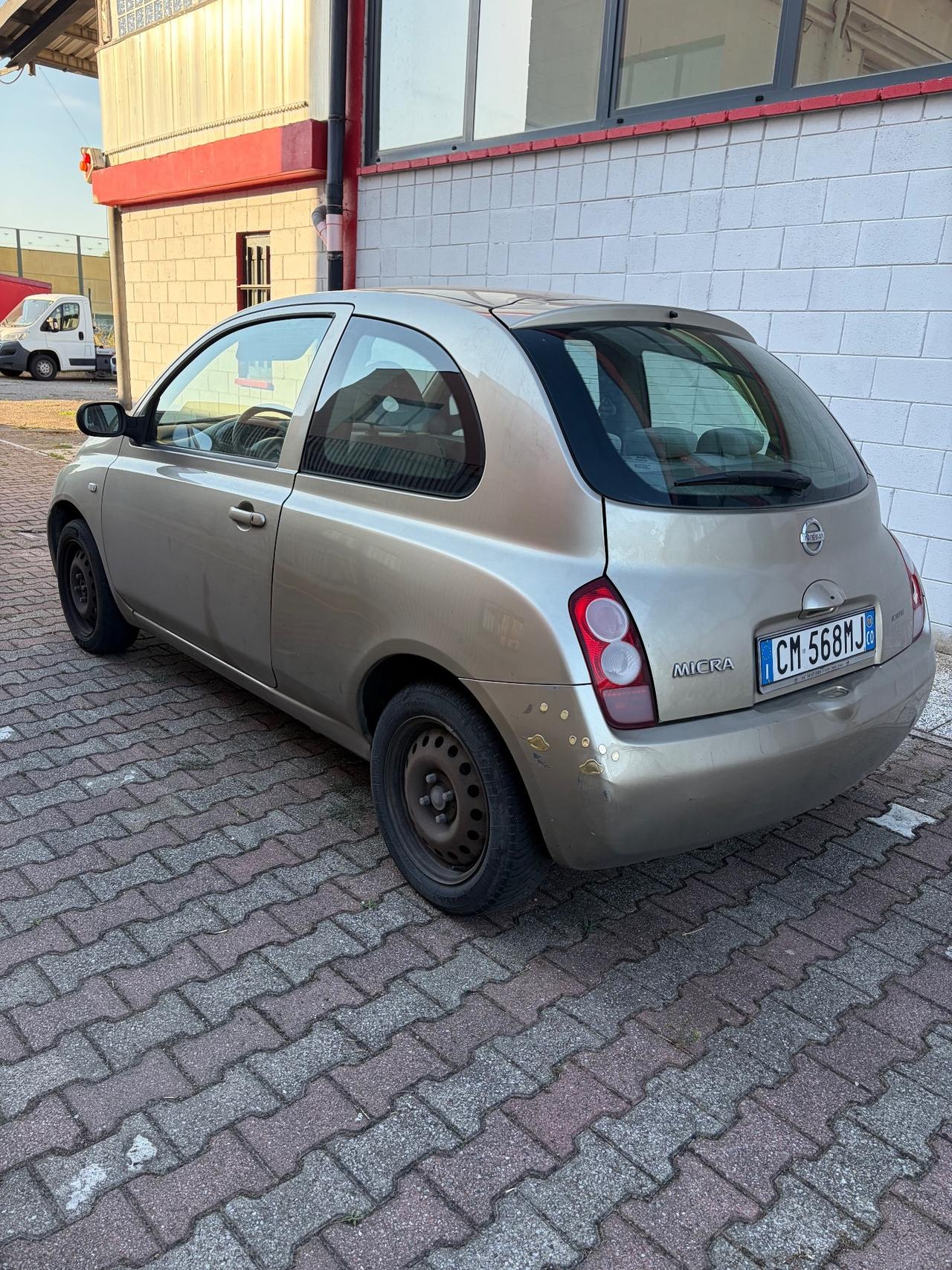 Nissan Micra 1.2 16V 5 porte Visia