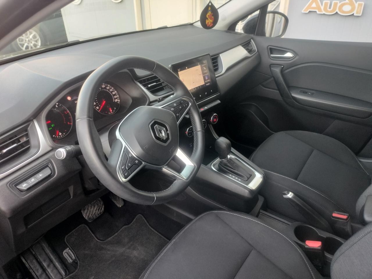 Renault Captur 1.5 DCI 116 C.V. CAMBIO AUTOMATICO NAVIGATORE FARI FULL LED SOLI KM 96230 GARANZIA 12 MESI