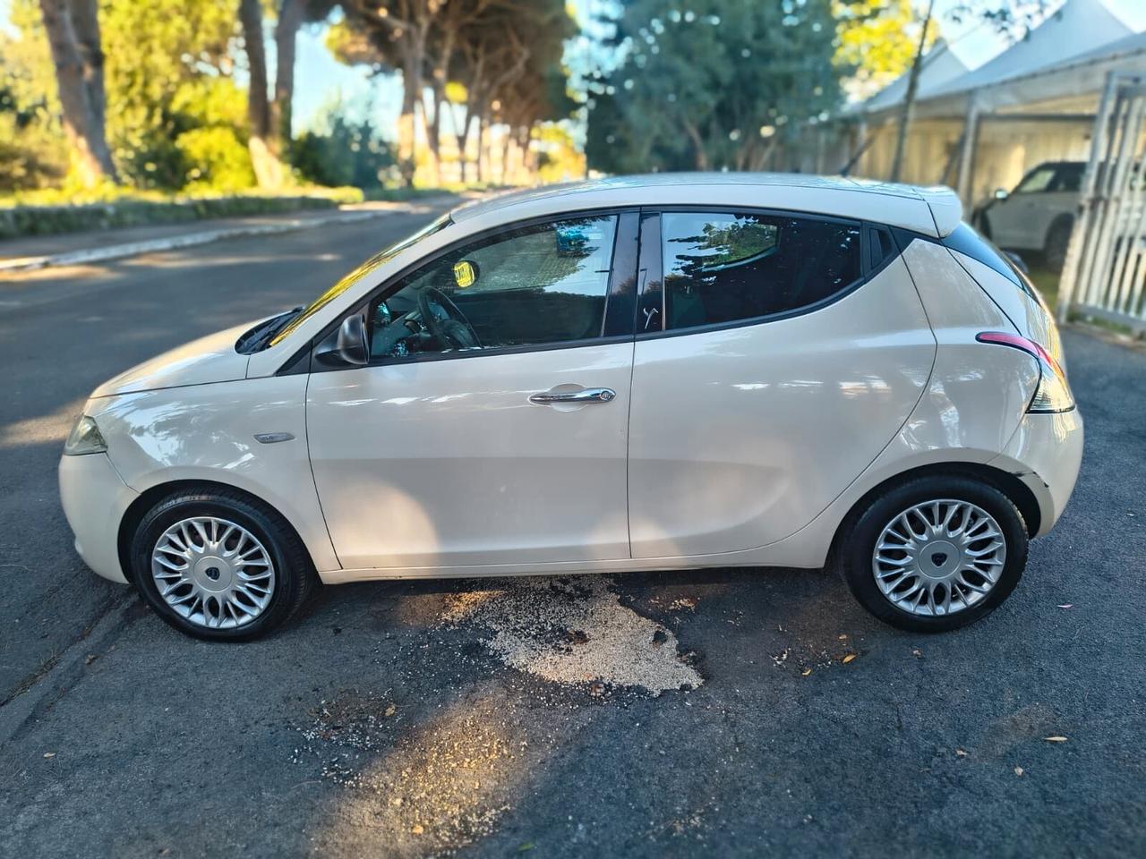 Lancia Ypsilon 1.2 benzina GPL VALIDO 2031