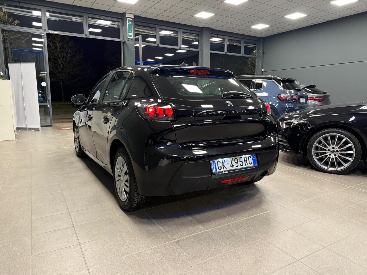 Peugeot 208 1.2 75CV 5 porte OK NEOPATENTATI