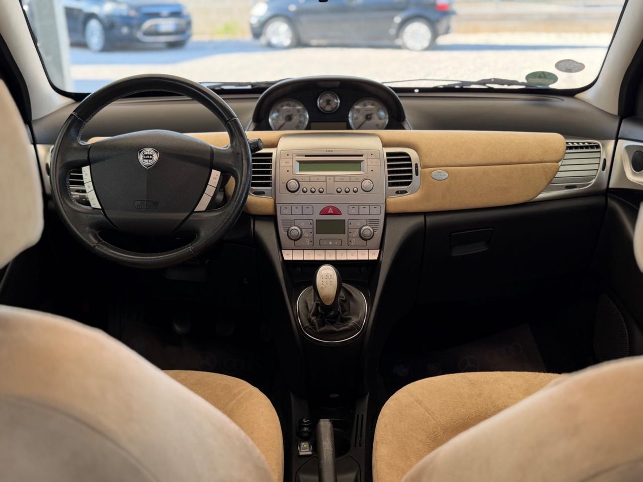 Lancia Ypsilon 1.3 MJT 90 CV Platino TETTO + ALCANTARA