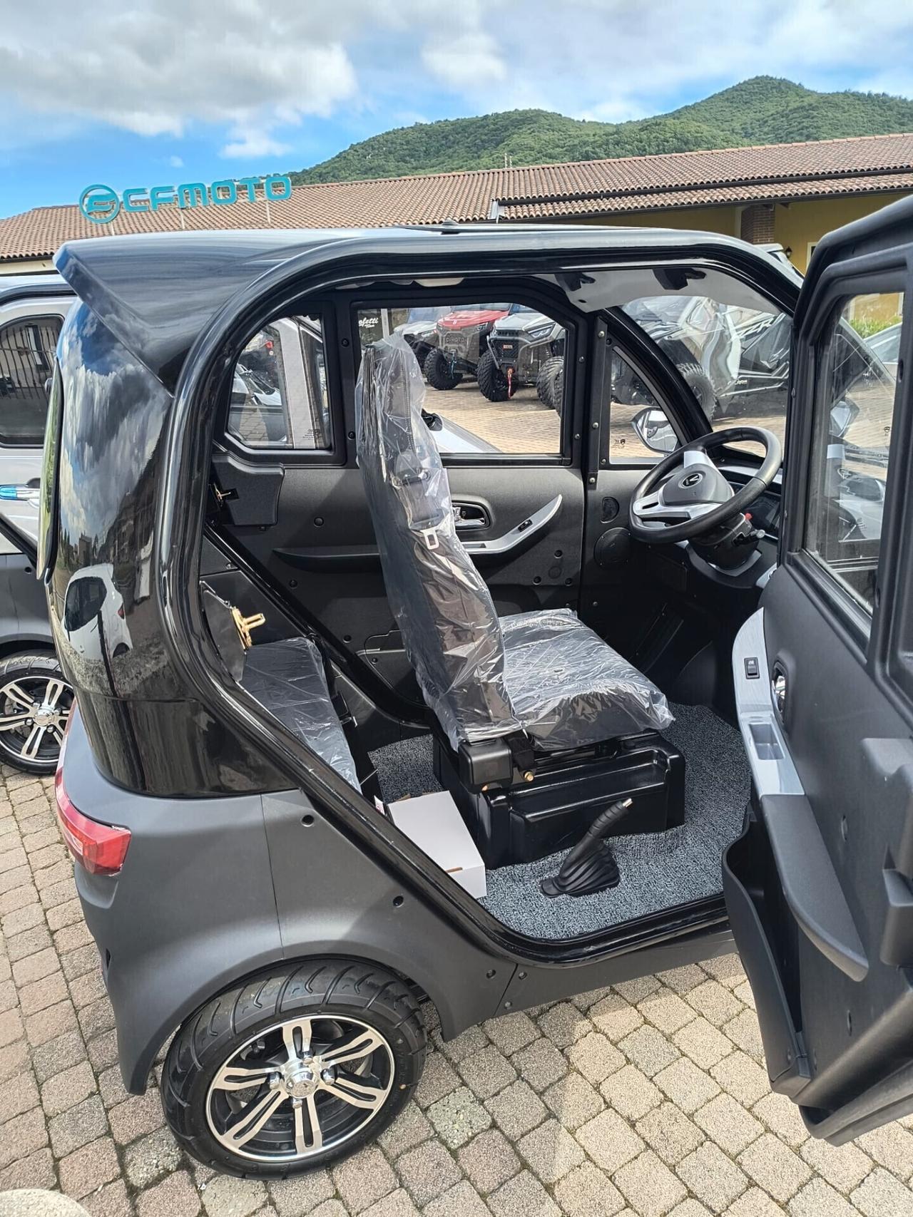 MINI AUTO DISABILI SCOOTER CABINATO ANZIANI