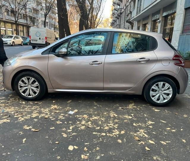 Peugeot 208 1.4 HDi 68 CV 3 porte Access