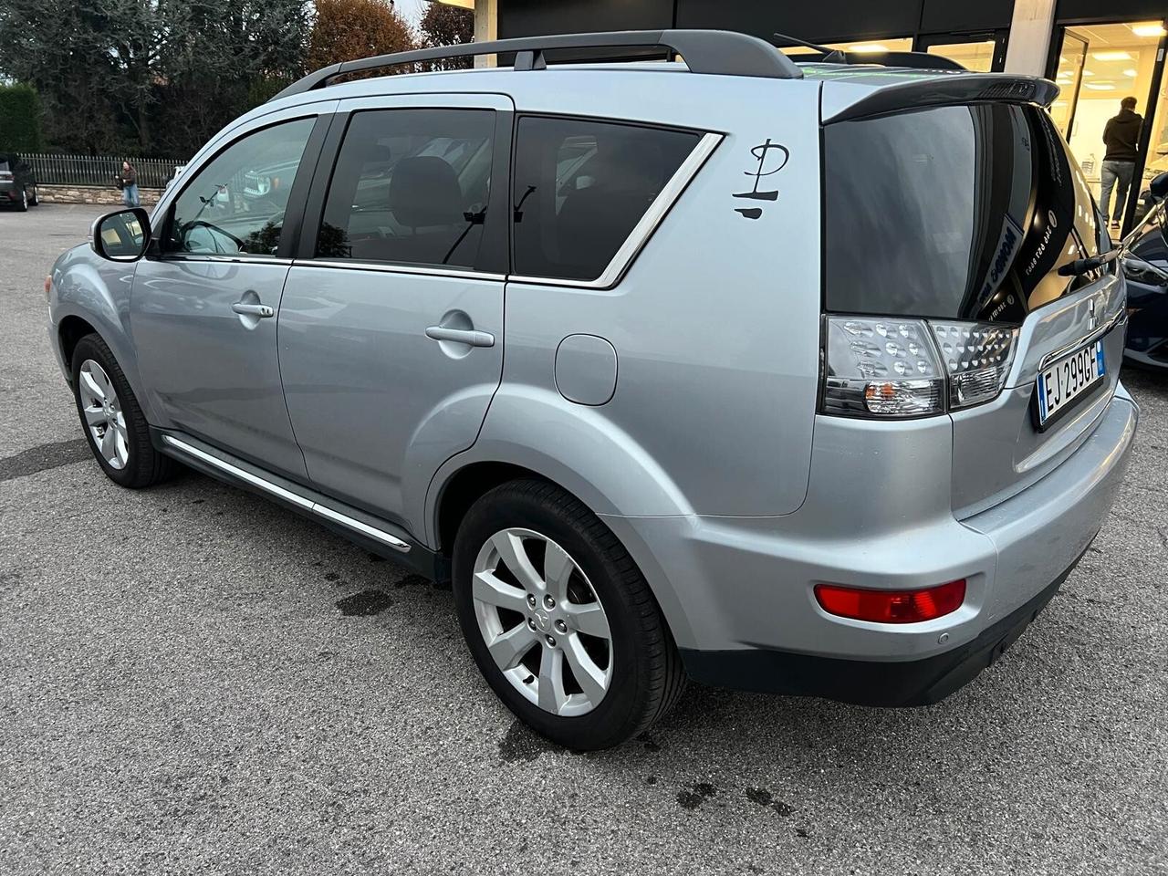 Mitsubishi Outlander 2.2 DI-D TC-SST Instyle DPF 7p