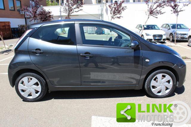 TOYOTA Aygo 1.0 VVT-i 69 CV 5 porte x-play Unico Proprietario