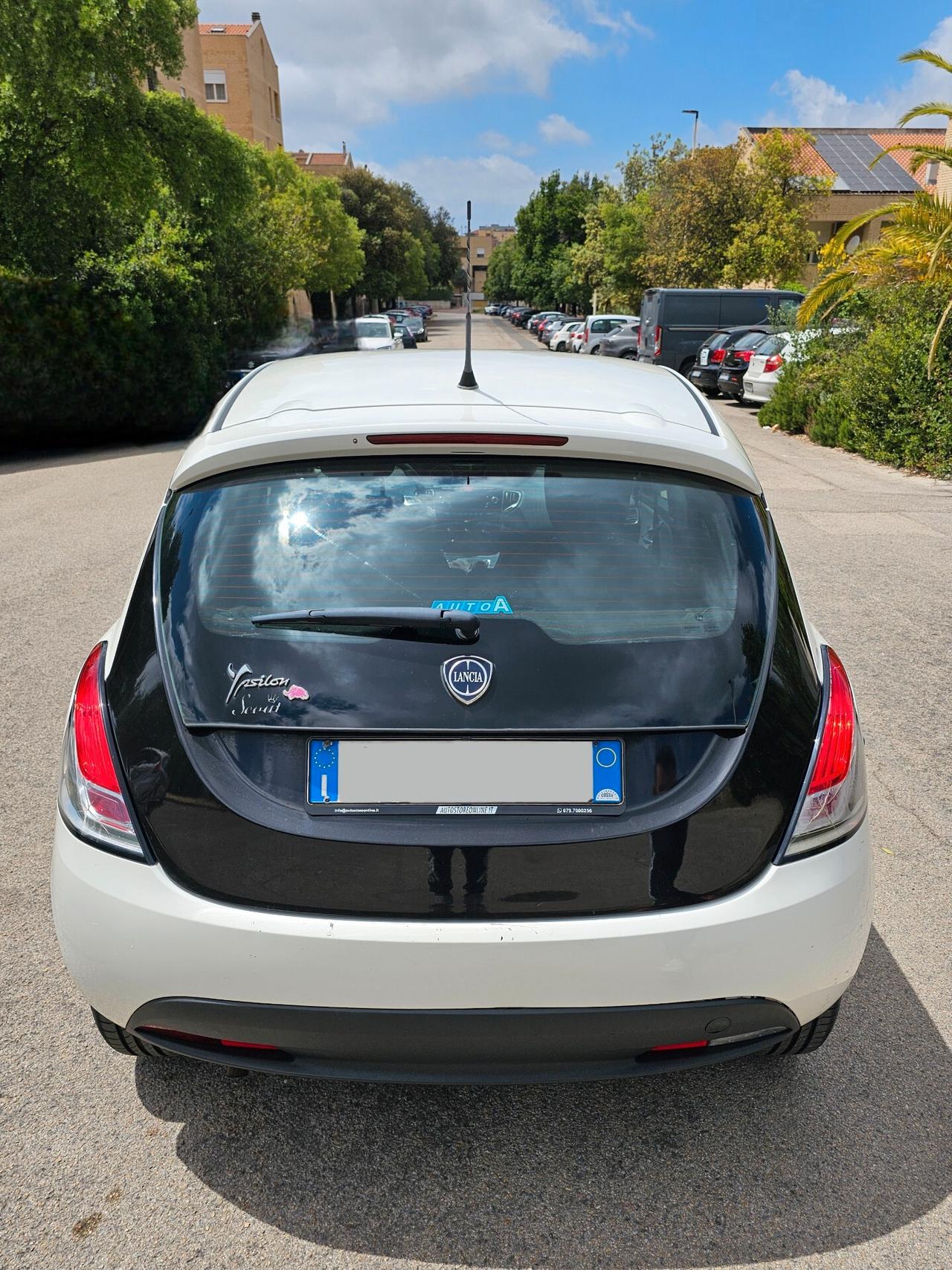 Lancia Ypsilon 1.2 69 CV 5 porte Elefantino Rosa