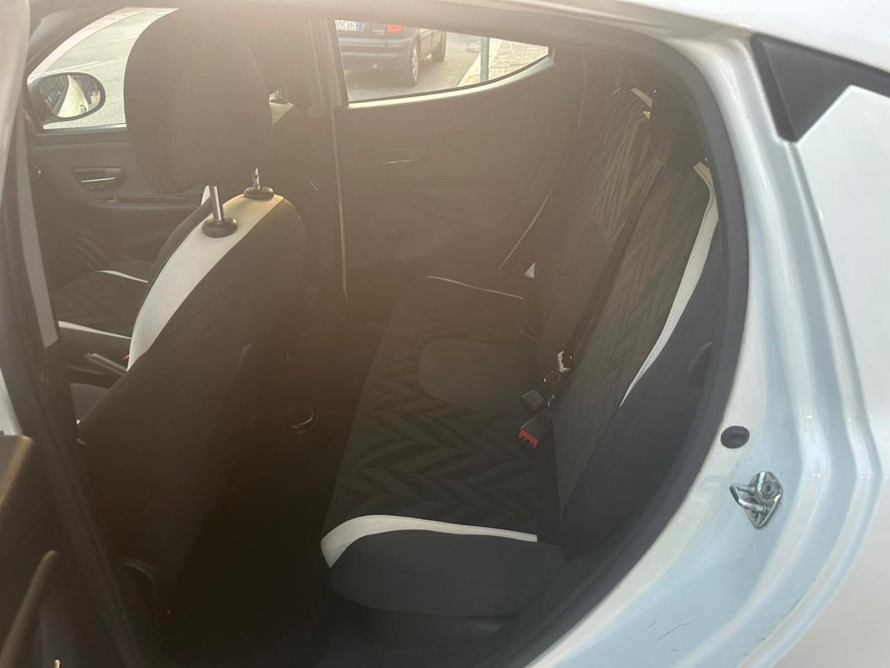 Lancia Ypsilon 1.2 69 CV 5 porte Platinum