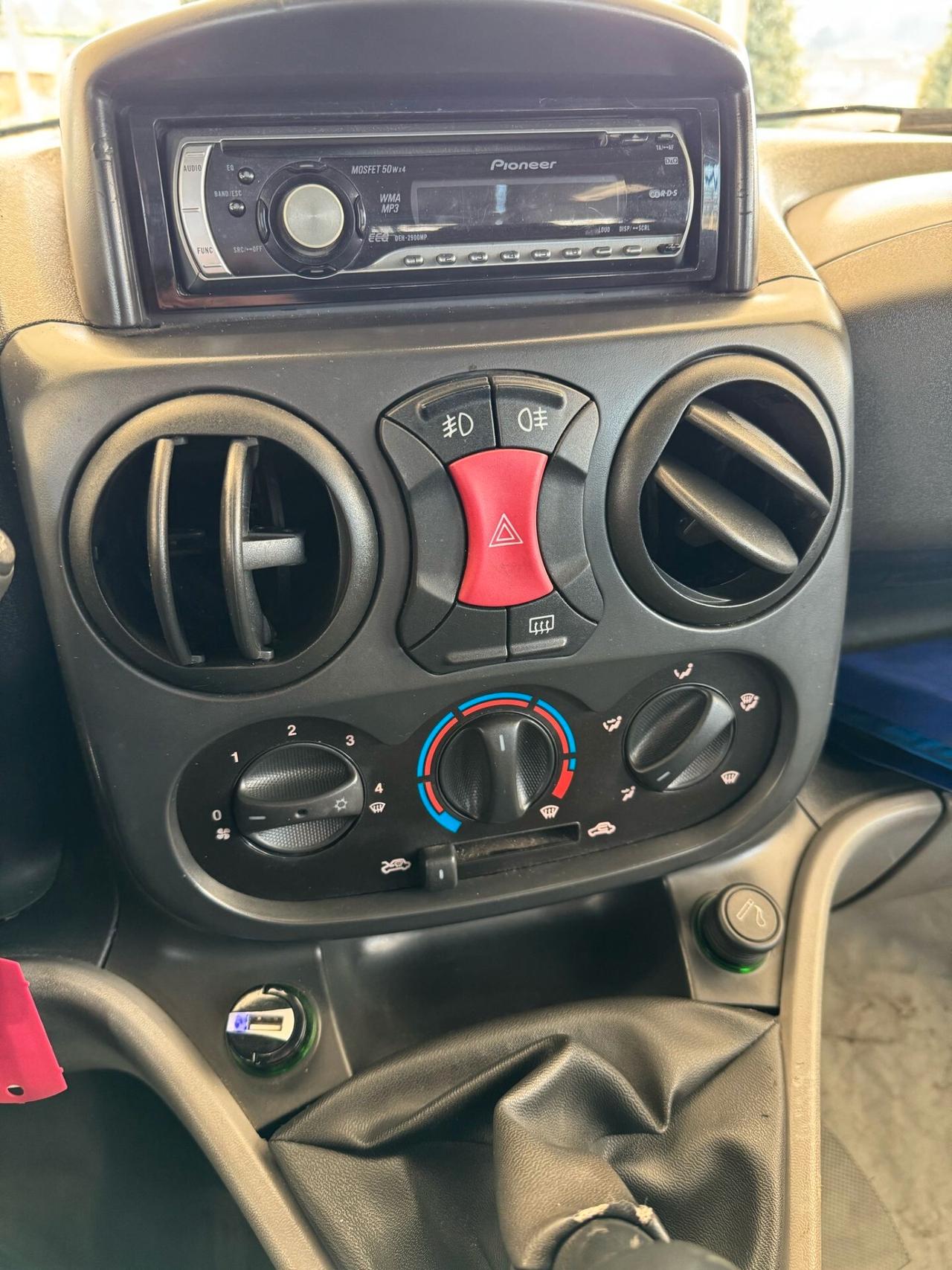 Fiat Doblò 1.9MJ 120CV trasporto disabili pedana idraulica