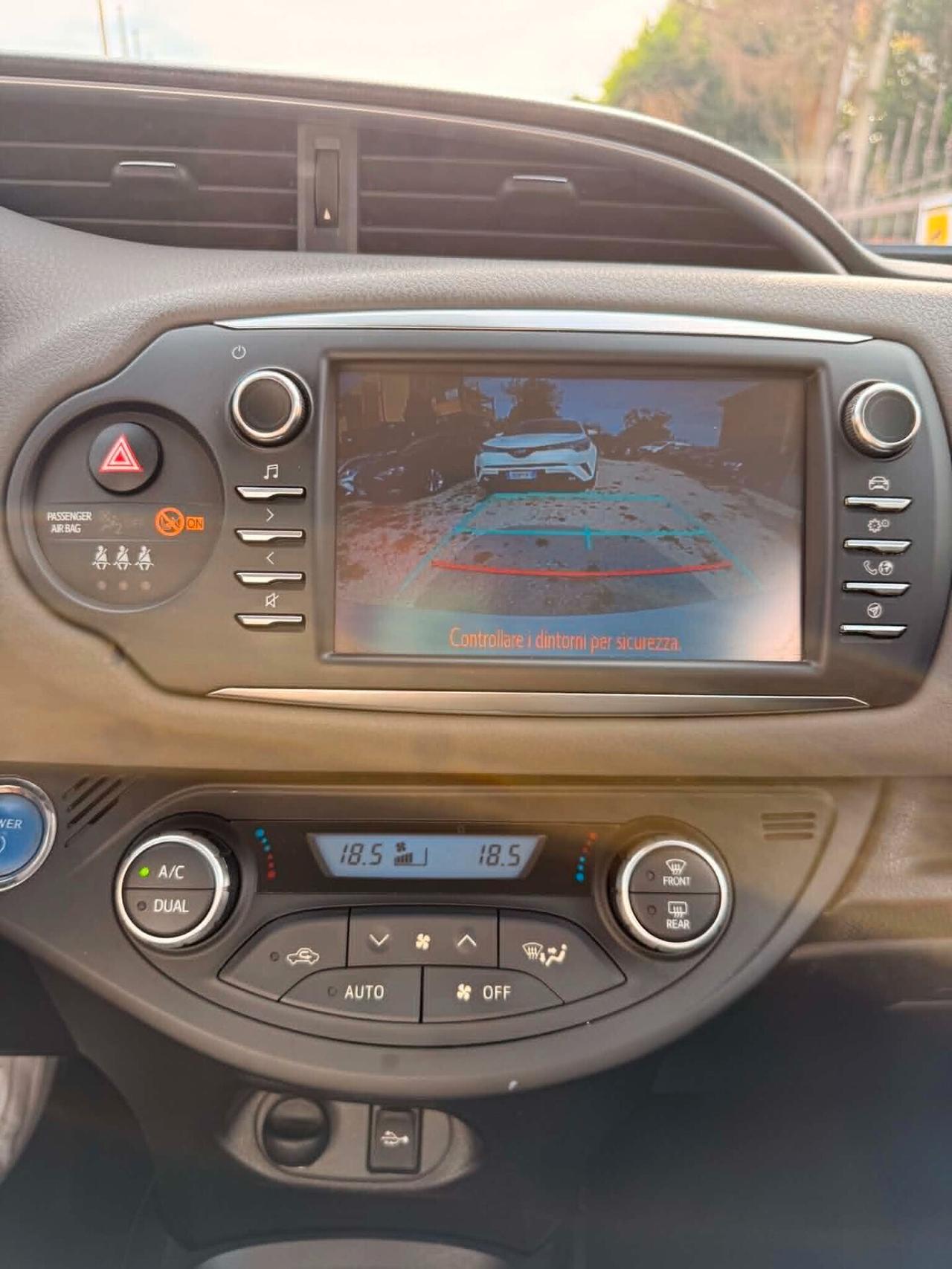 Toyota Yaris 1.5 Benz/Ibrida OK Neop. NO VINCOLO