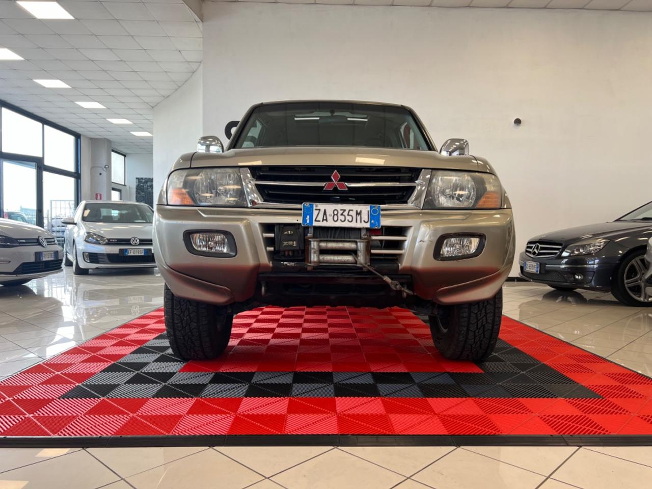 Mitsubishi Pajero 3.2 16V DI-D 3p. GLX Autocarro