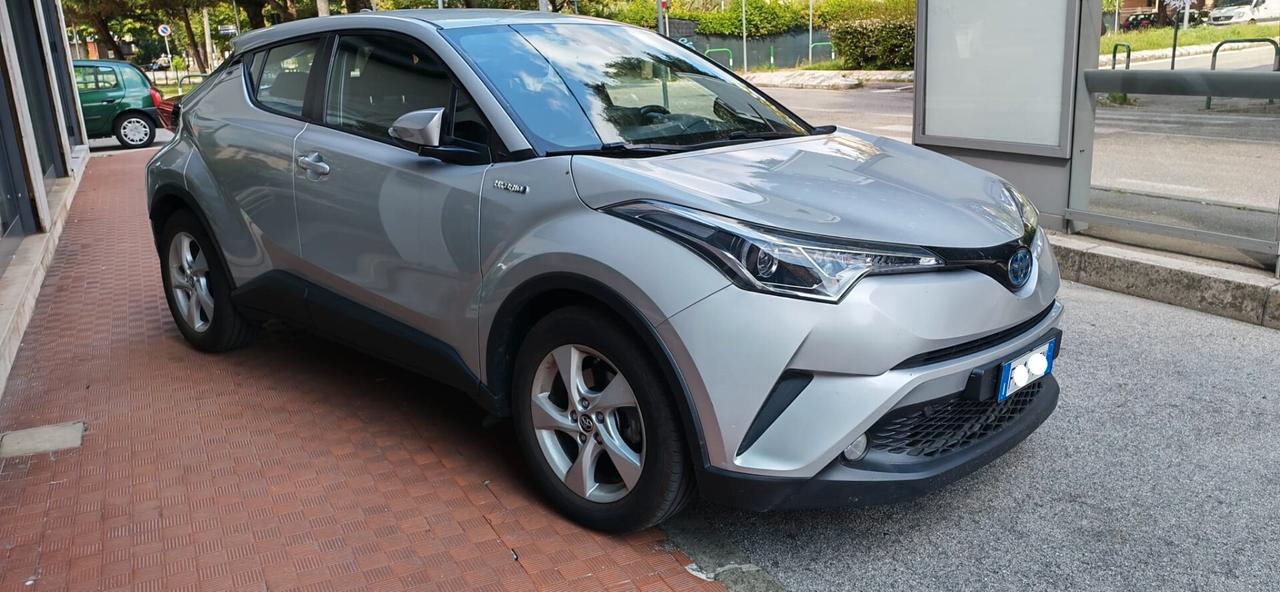 Toyota C-HR 1.8 Hybrid E-CVT Active
