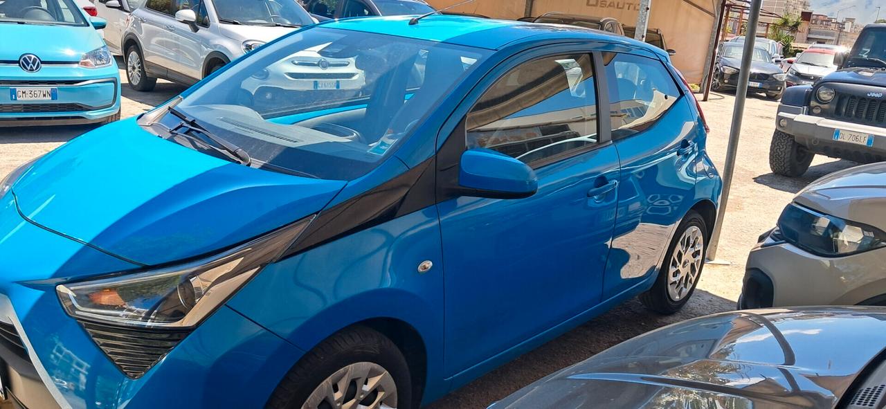 Toyota Aygo 1.0 VVT-i 69 CV 5 porte business del 2019