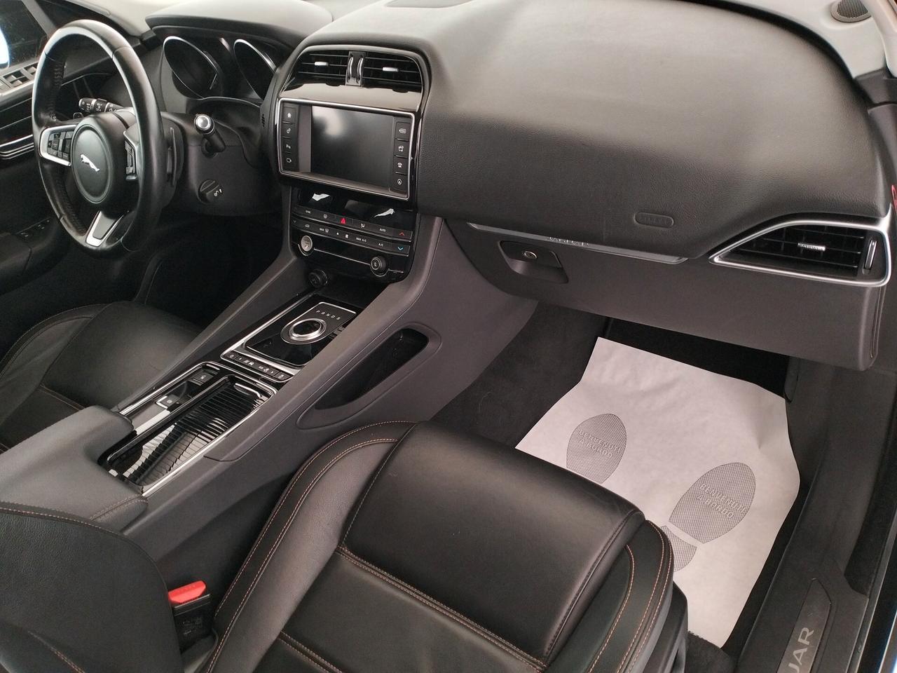 Jaguar F-Pace 2.0 D 180 CV AWD aut. Prestige