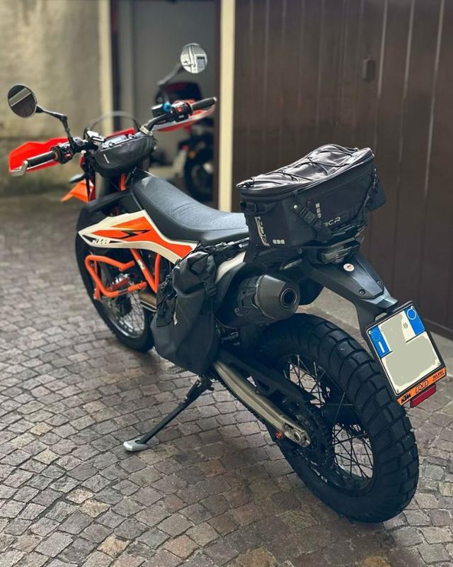 KTM 690 Enduro GOMMATA NUOVA