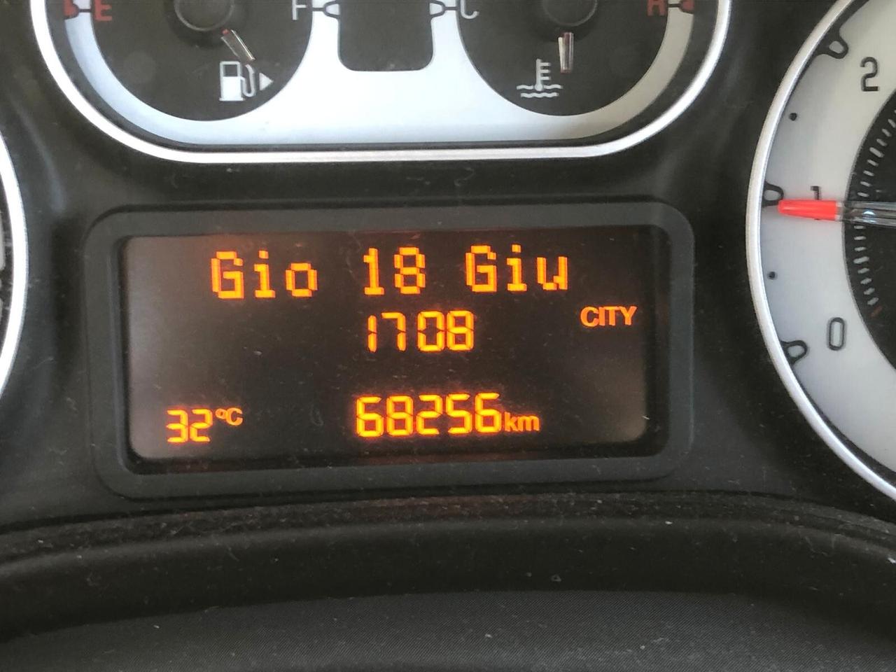 Fiat 500L Living 1.3 Multijet 95 CV Pop Star7 POSTI SOLO 68.296 KM!!! GARANZIA COMPLETA EUROPEA CONFORMGEST 12 MESI RINNOVABILE FINO A 36 MESI!!!