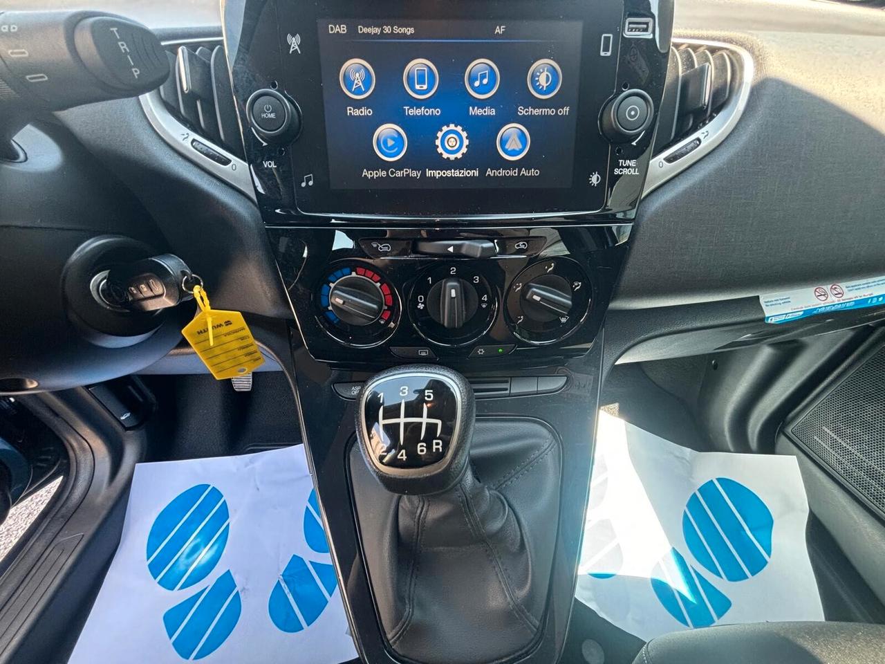 Lancia Ypsilon 1.0 FireFly 5 porte S&S Hybrid Gold - NEOPATENTATI