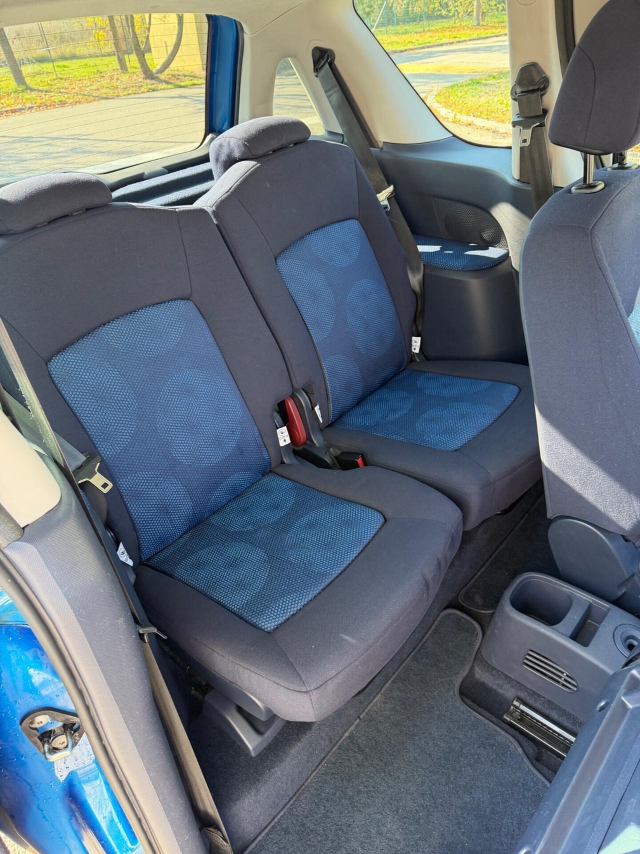 Peugeot 1007 1.4 Happy