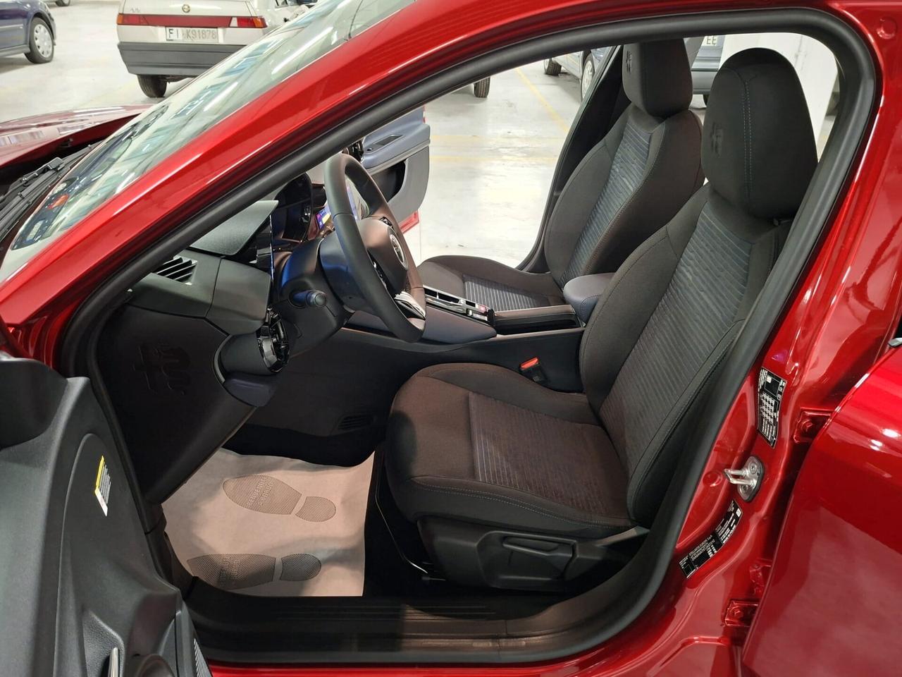 Alfa Romeo Junior 1200 Turbo mhev Hybrid eDCT6 Km. 0