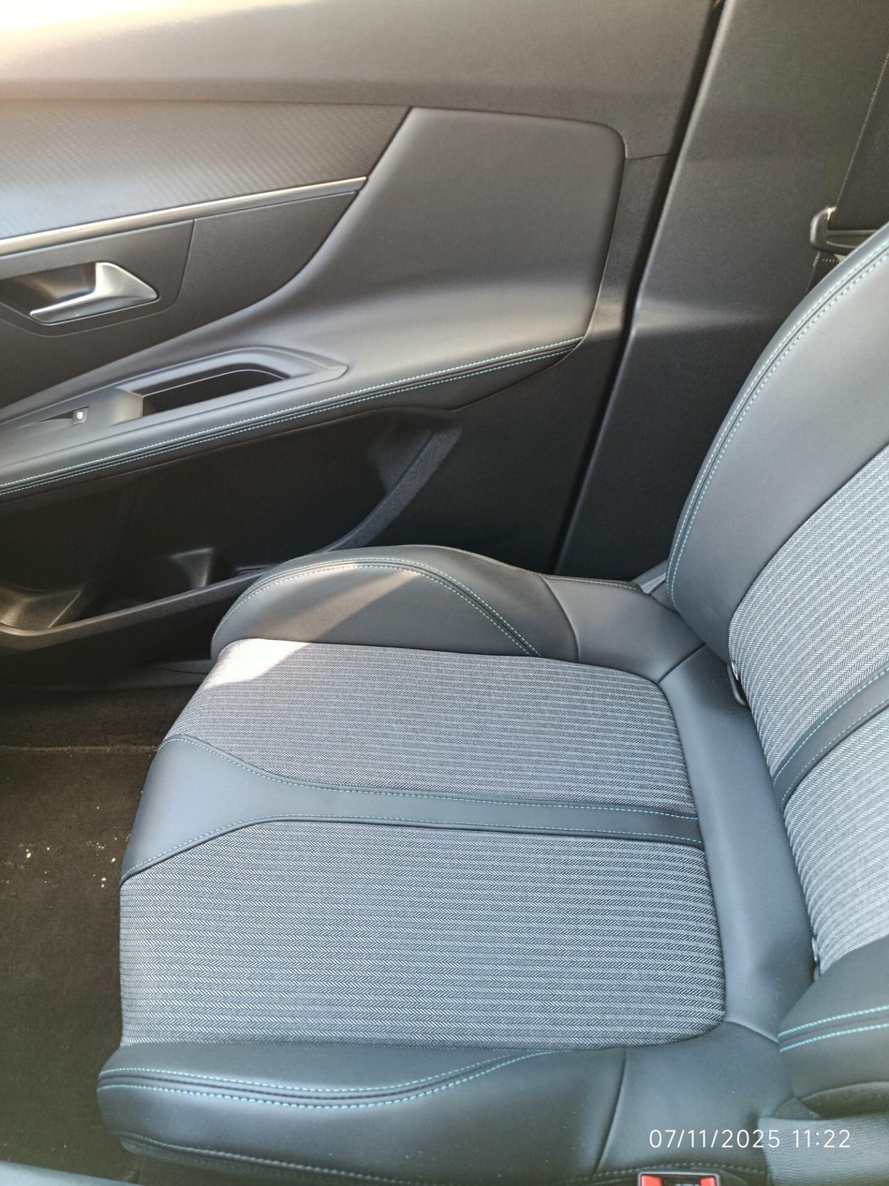 Peugeot 3008 BlueHDi 130 S&S EAT8 Allure Pack sconto finanziamento intero importo 1500 euro