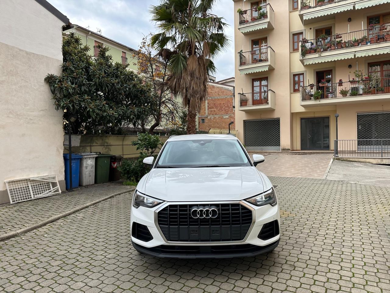 Audi Q3 35 TDI Business