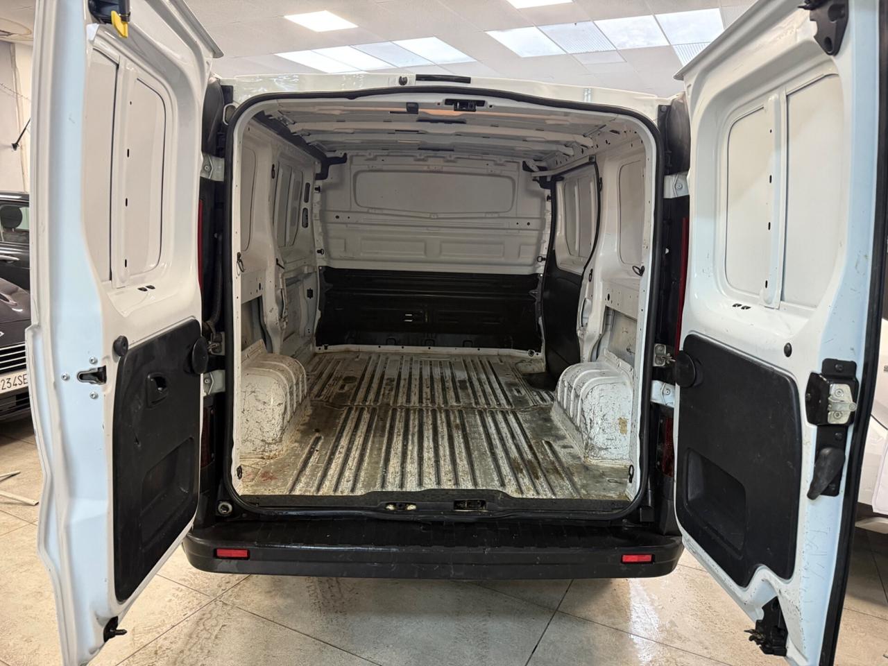 Renault Trafic T27 1.6 dCi 121CV Iva Compresa