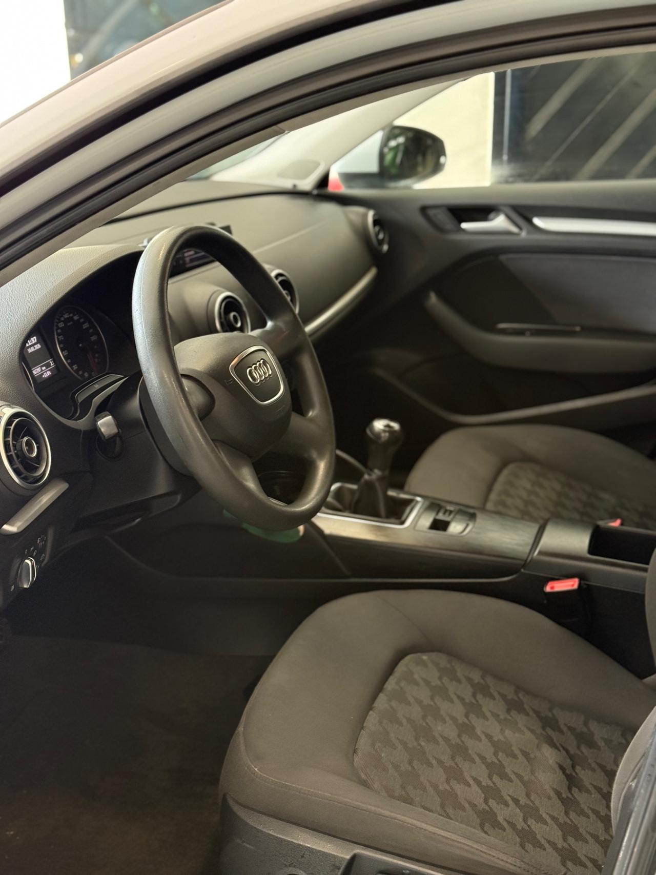 Audi A3 SPB 1.6 TDI ultra Attraction