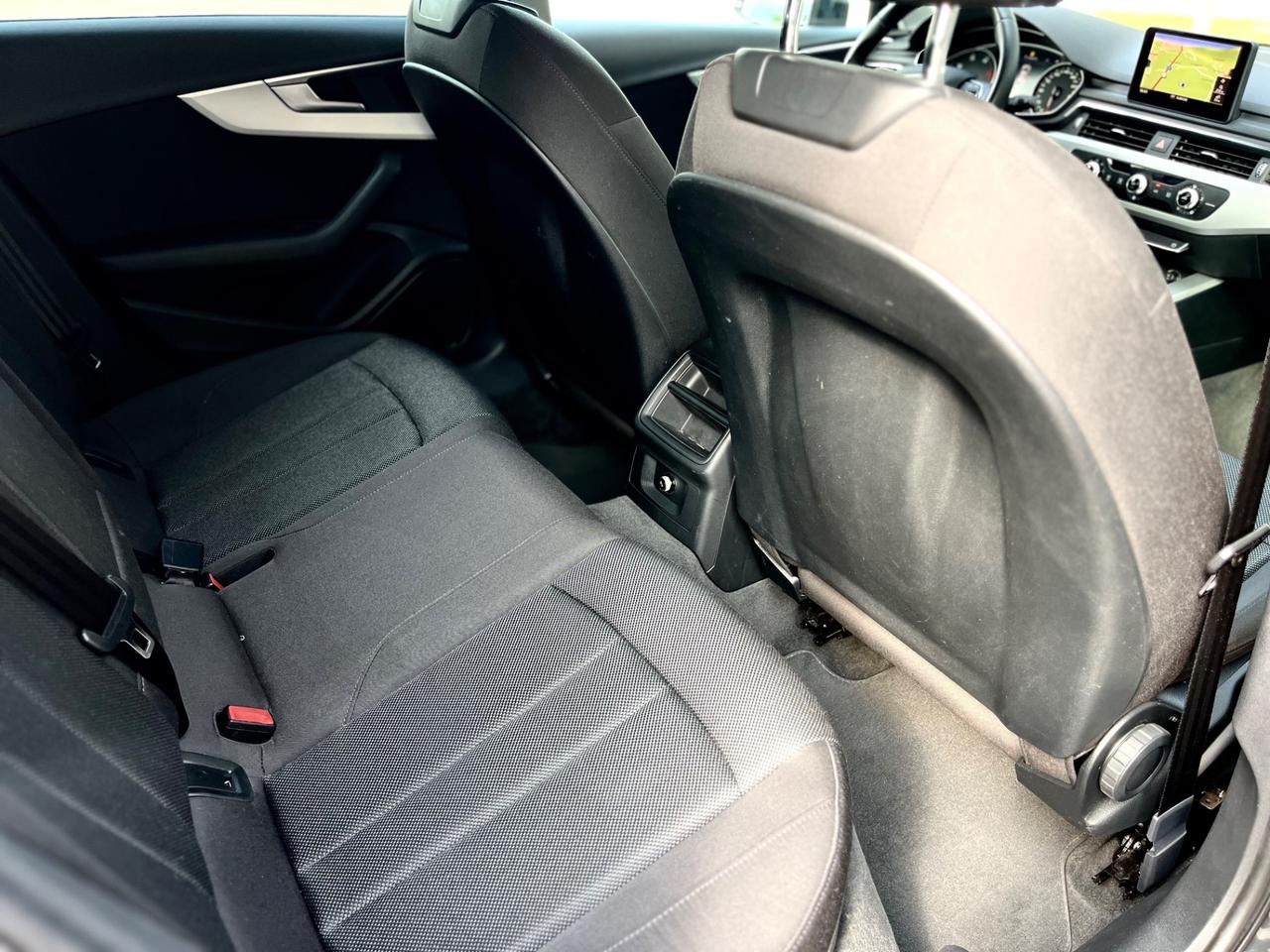 Audi A4 Avant 2.0 TDI 150 CV S tronic TAGLIANDI AUDI