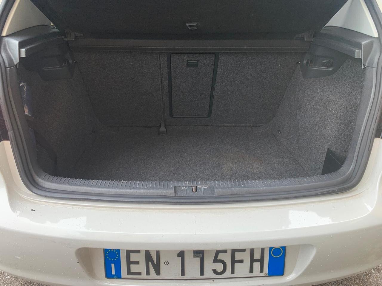 Volkswagen Golf VI 1.6 TDI 5p. Highline Neopat.