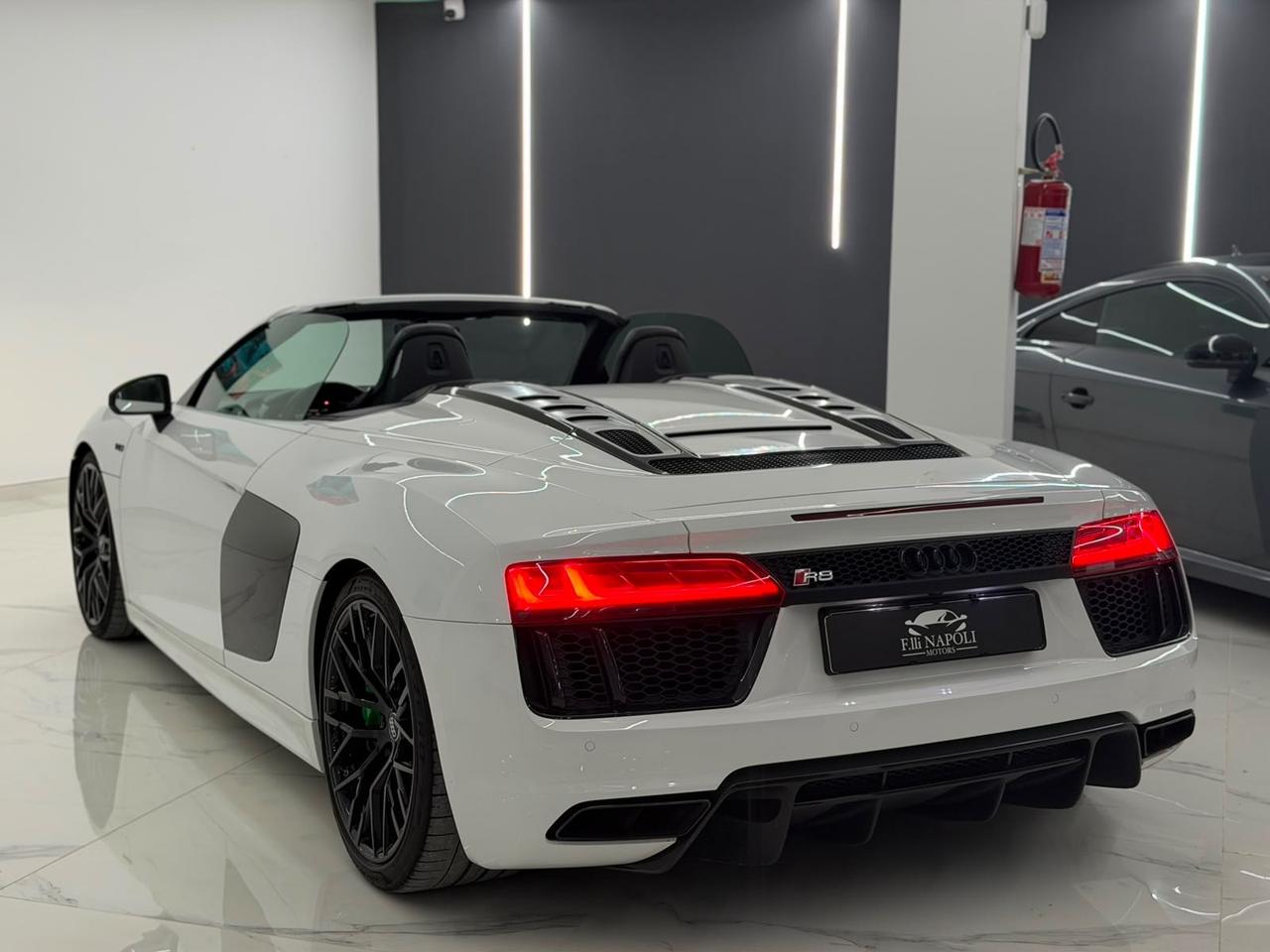 Audi R8 Spyder 5.2 FSI quattro S tronic