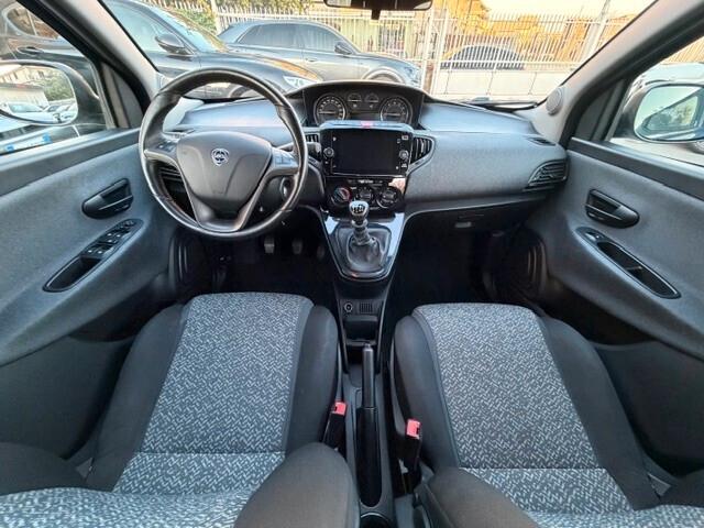 Lancia Ypsilon 1.0 FireFly 5 porte S&S Hybrid Gold