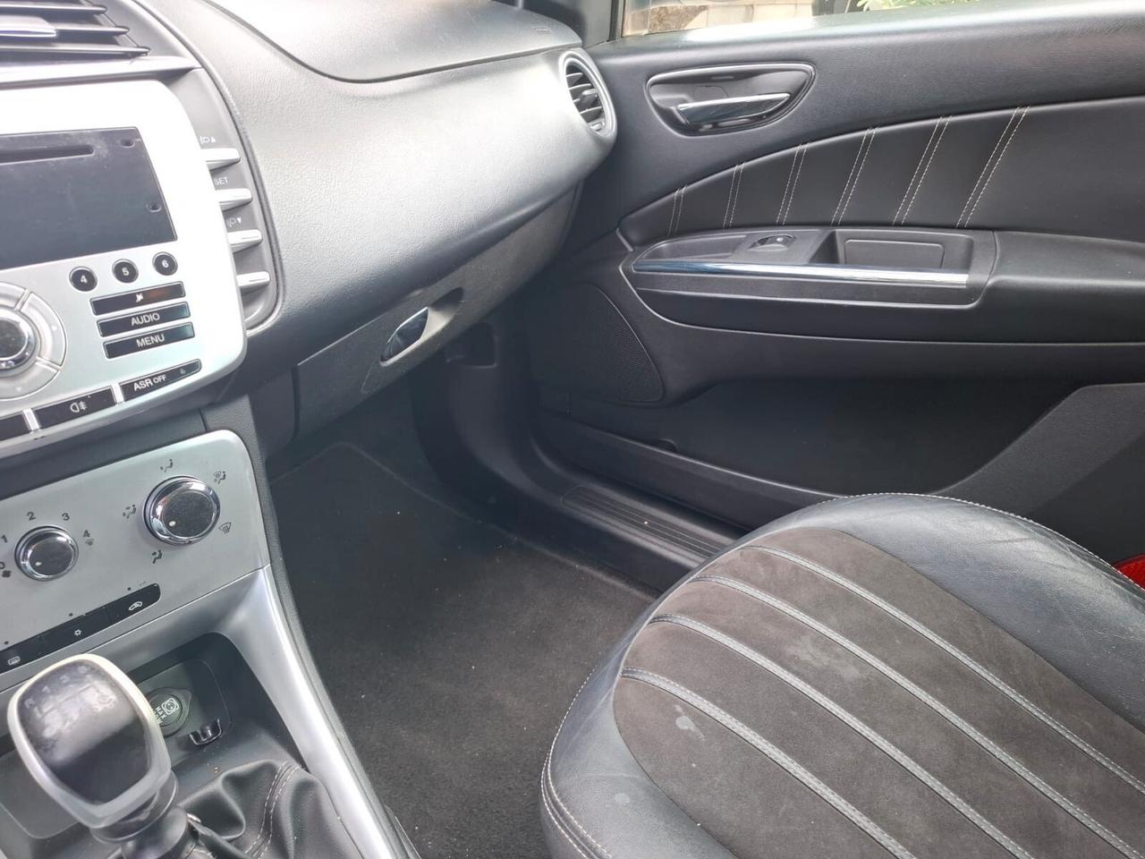 Lancia Delta 1.6 MJT DPF Silver Neopatentati