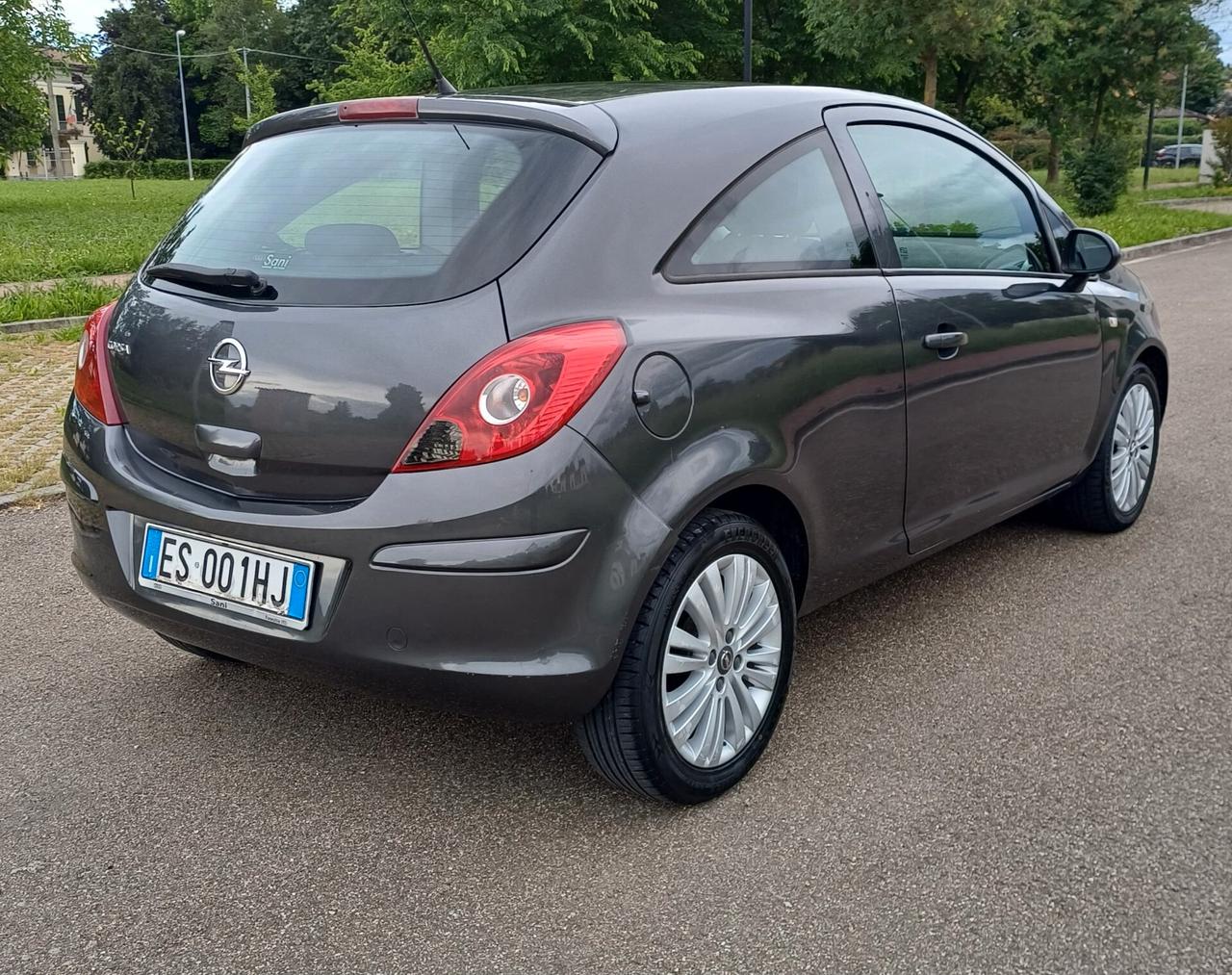 Opel Corsa 1.2 85CV 3 porte GPL-TECH b-color
