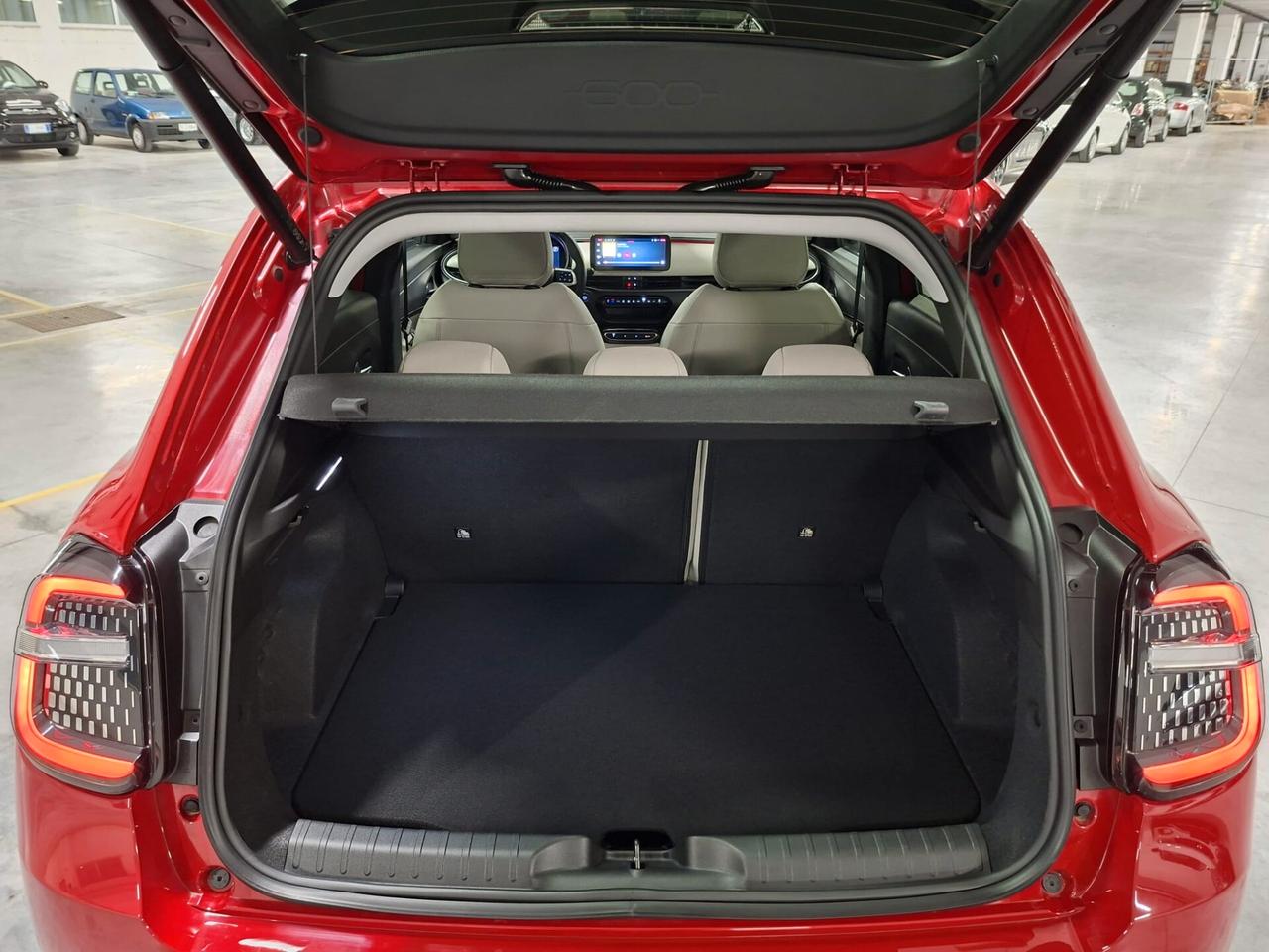 Fiat 600 1200 Turbo mhev Hybrid La Prima DCT Km.0