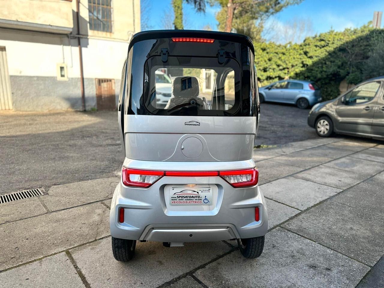 MICRO CAR ELETTRICA MINI - SI GUIDA SENZA PATENTE -