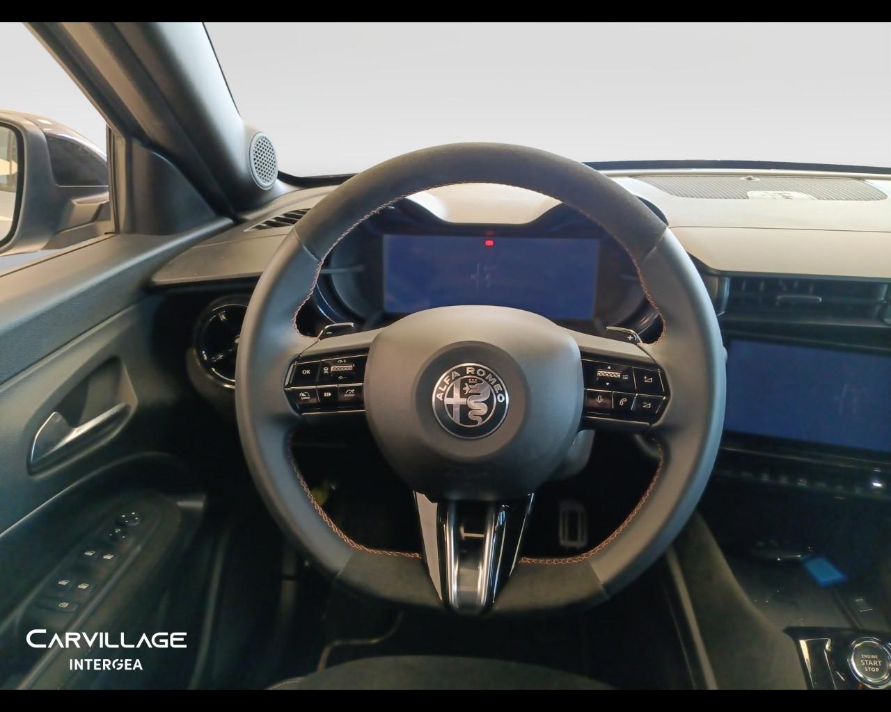 ALFA ROMEO Junior 1.2 ibrida Q4 Intensa 145cv edct6