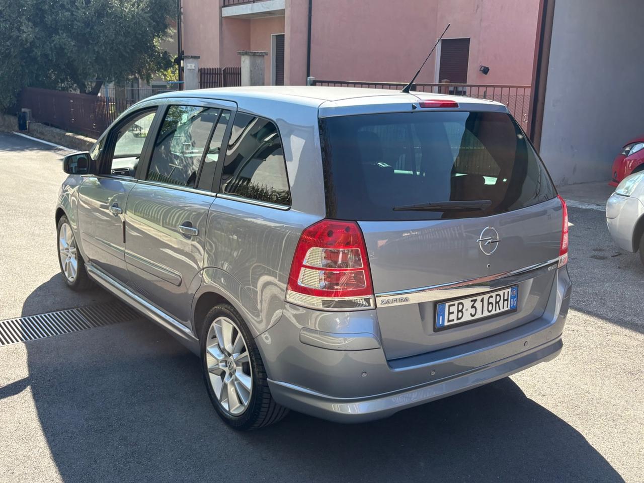 Opel Zafira 1.8 16V GPL-TECH Cosmo 7 POSTI