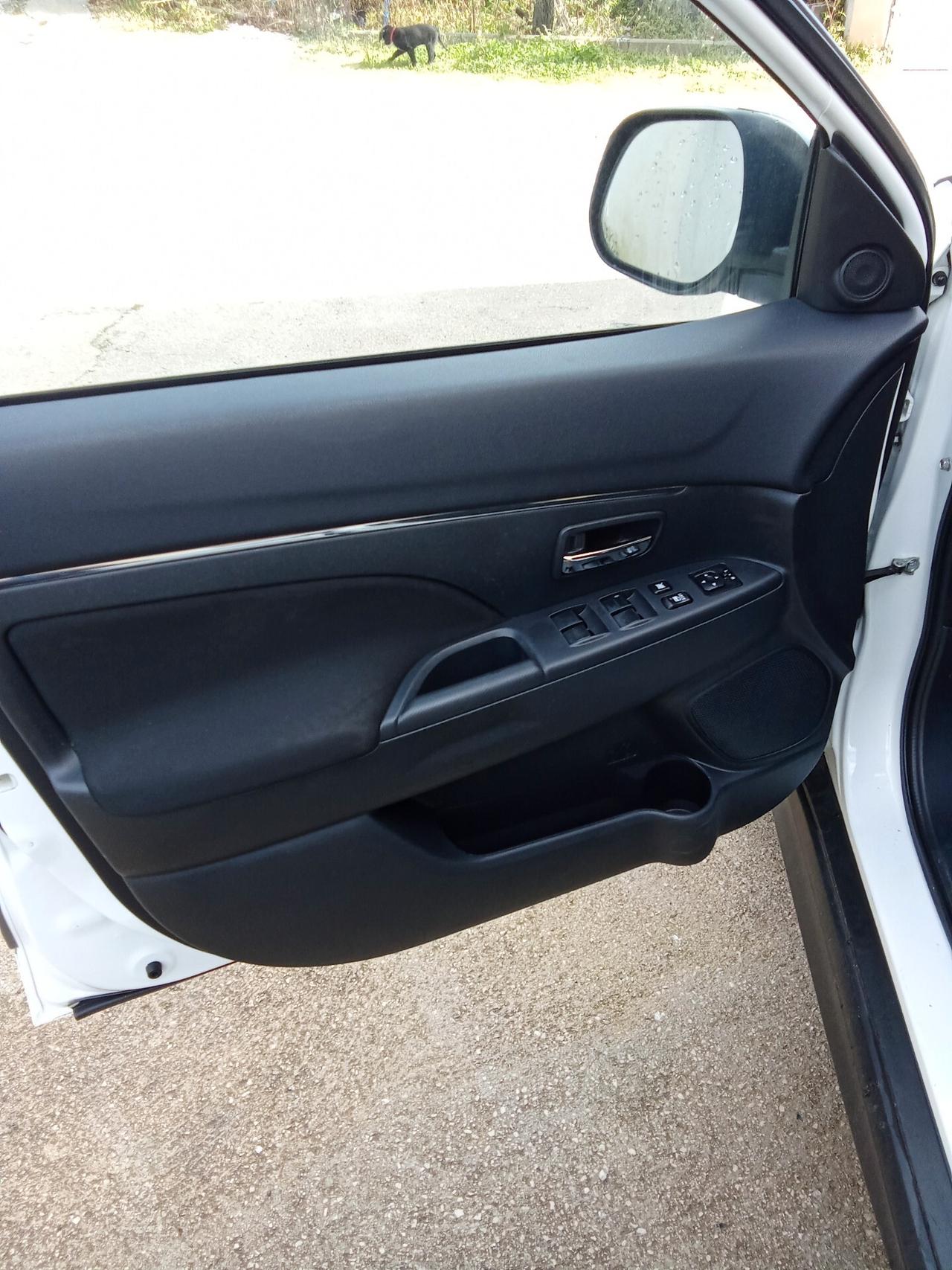 Mitsubishi ASX 1.6 DI-D 114 CV Intense 017