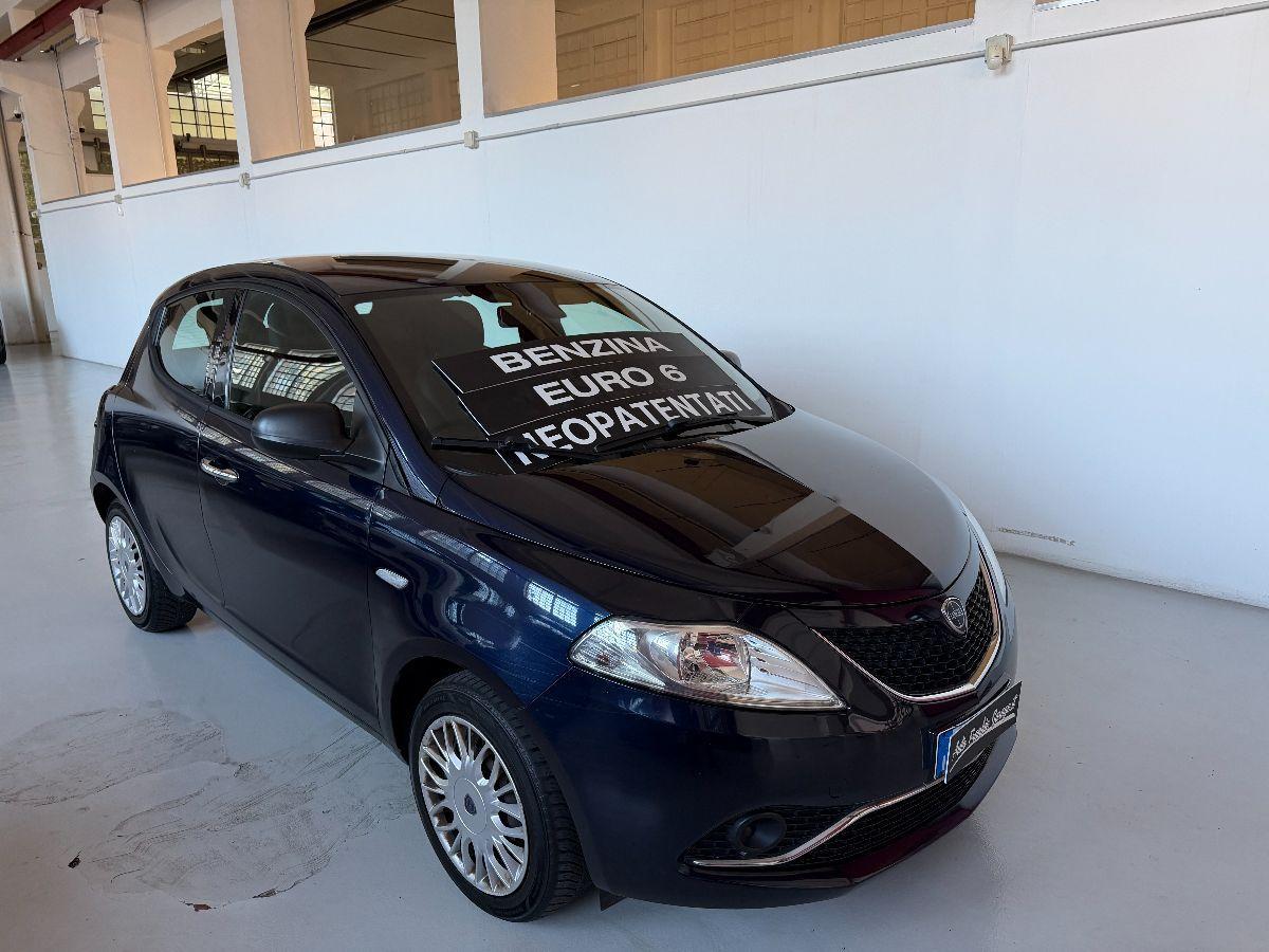 LANCIA - Ypsilon - 1.2 69 CV 5p. Platinum