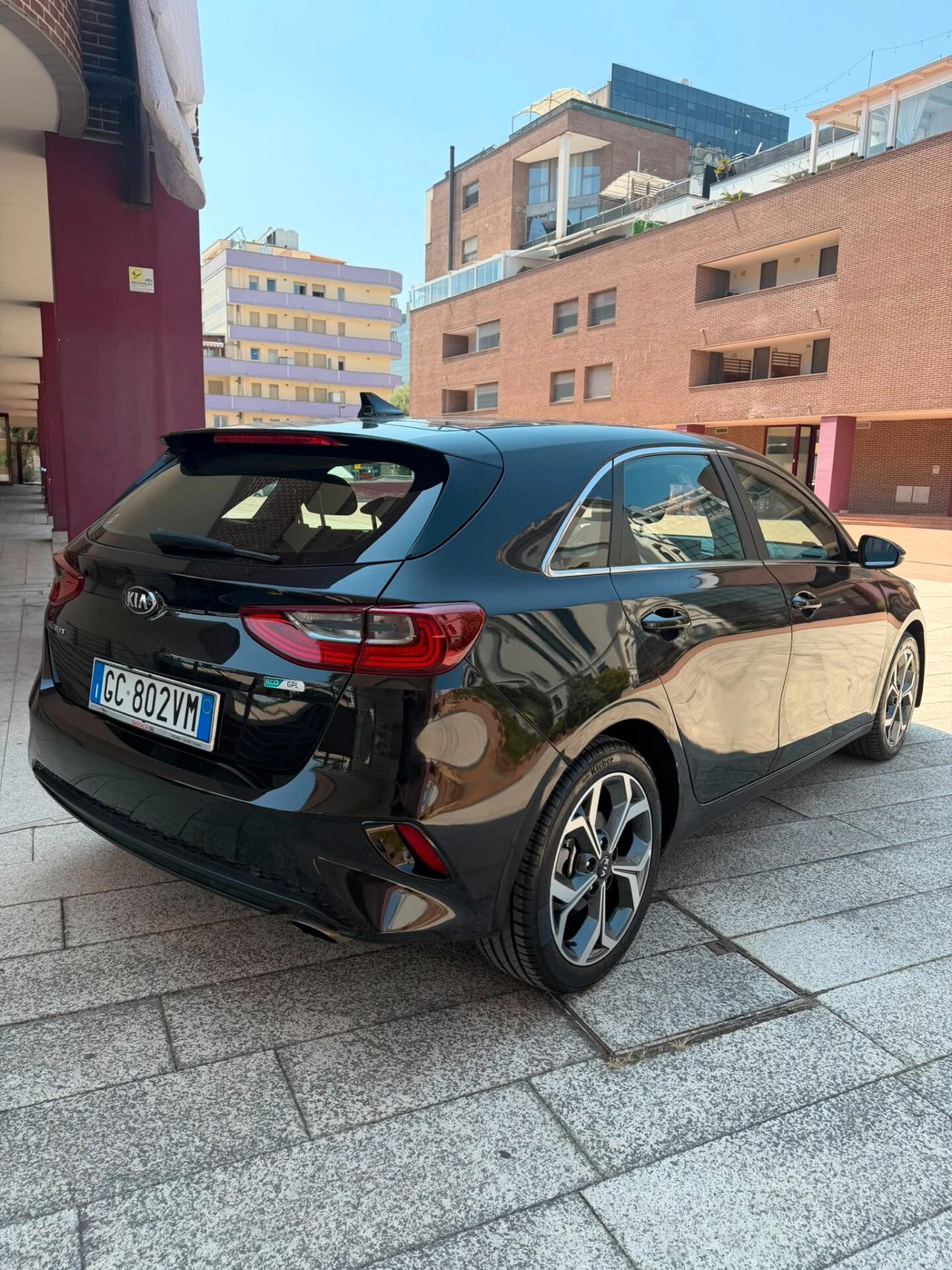 Kia Ceed 1.4 MPi GPL 5p. Urban