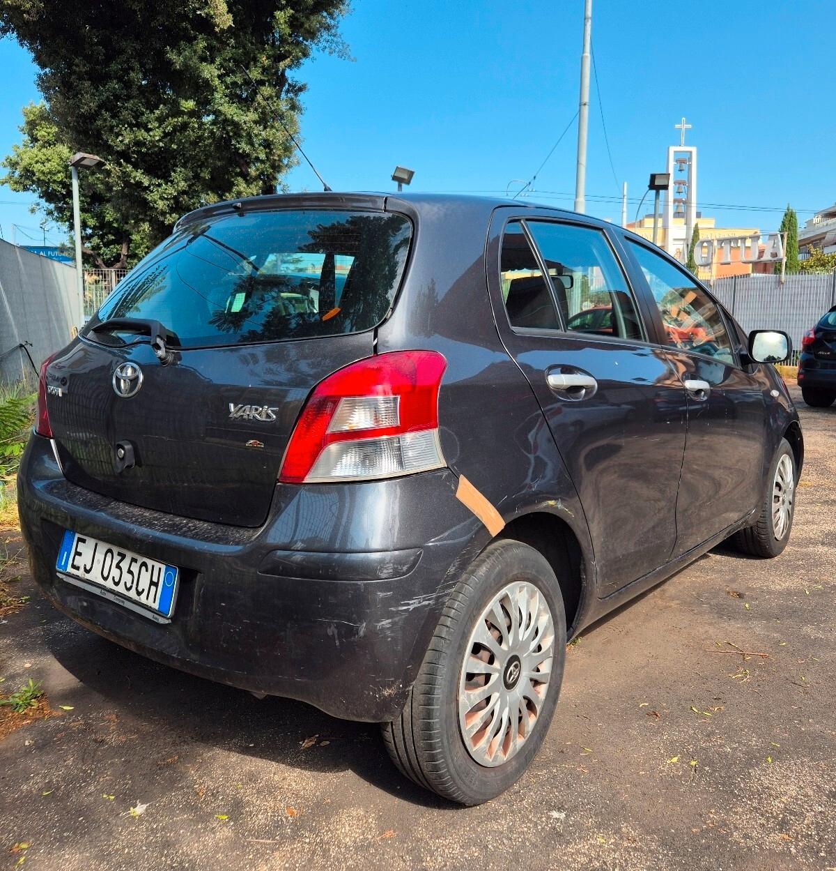 Toyota Yaris 1.0 5 porte Sol