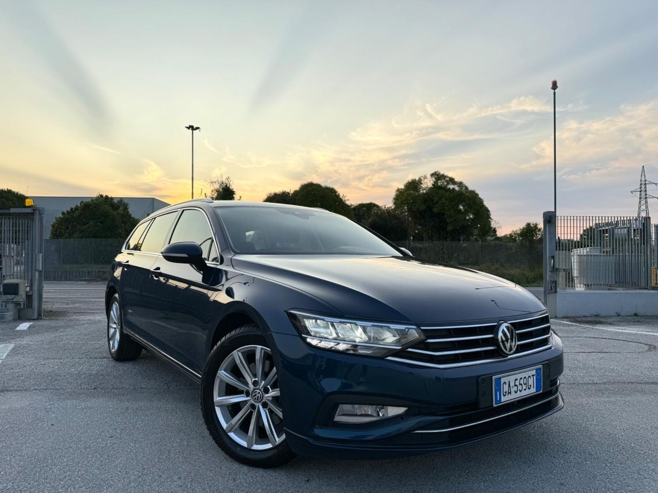 VOLKSWAGEN PASSAT 1.6 Tdi EVO Dsg - Led Navi