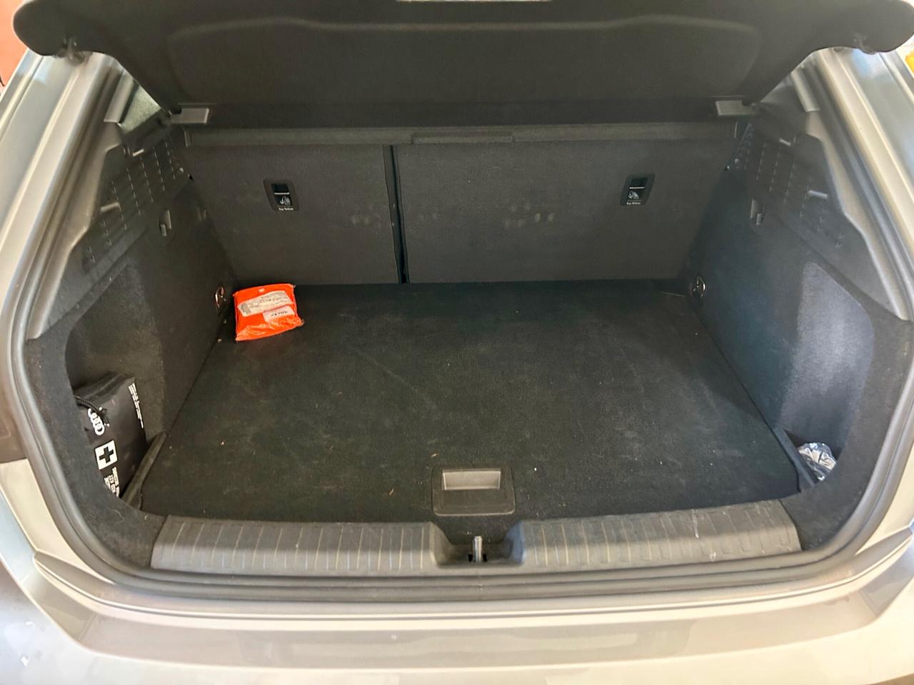 Audi A3 SPB 30 g-tron S tronic Business Advanced