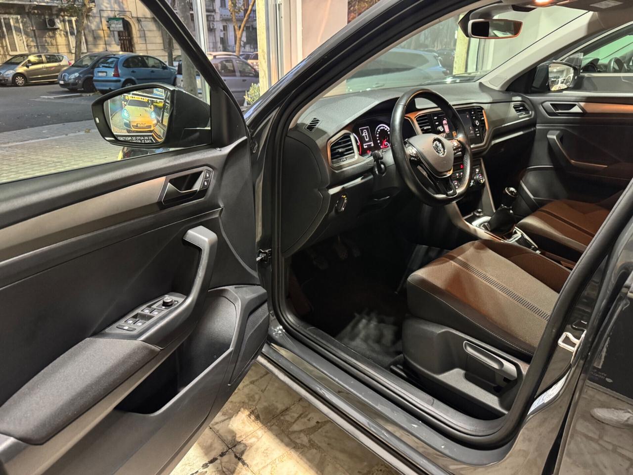 Volkswagen T-Roc 1.6 TDI SCR Business BlueMotion Technology