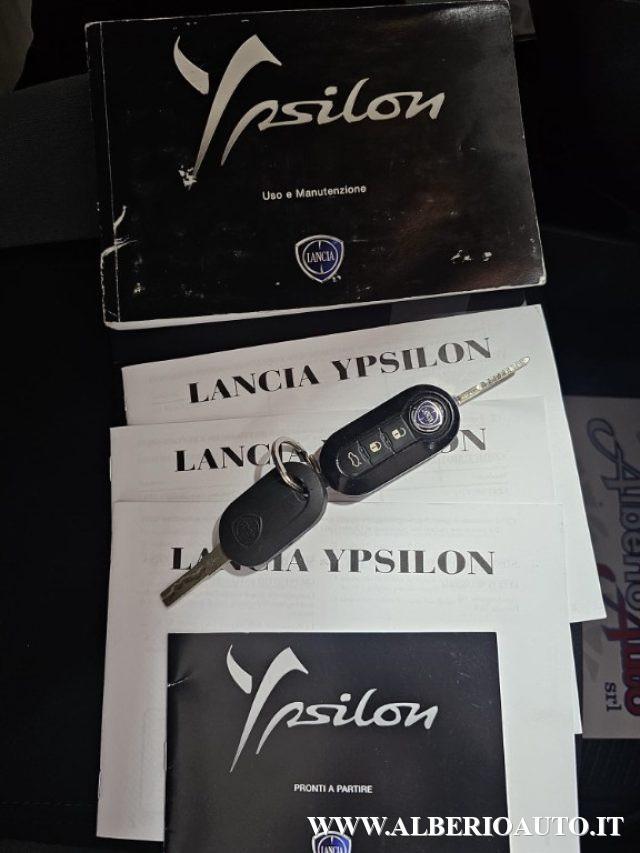 LANCIA Ypsilon 1.2 69 CV 5 porte Silver