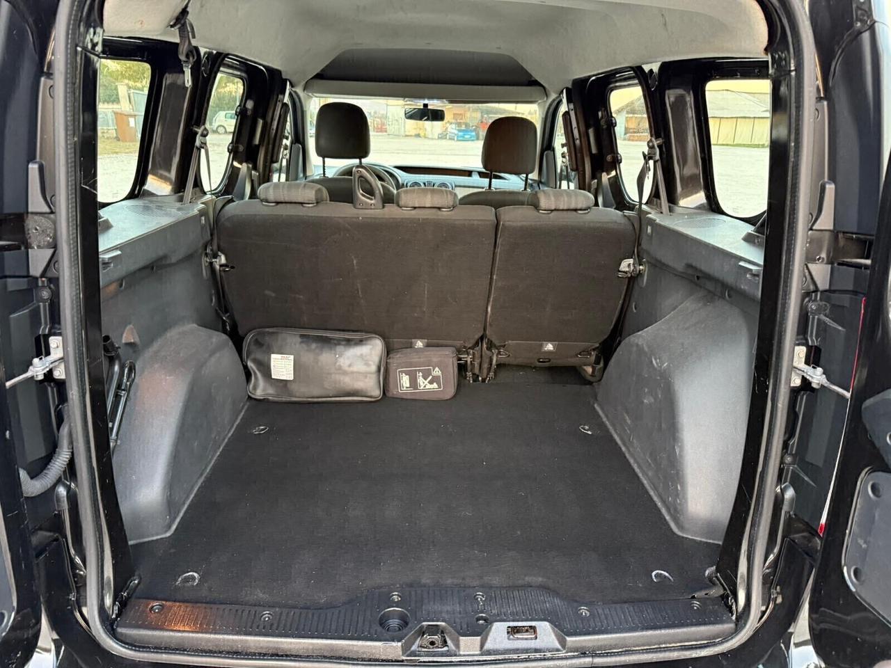 Dacia Dokker con posti 1.6 GPL neopatentati UNIPROPR