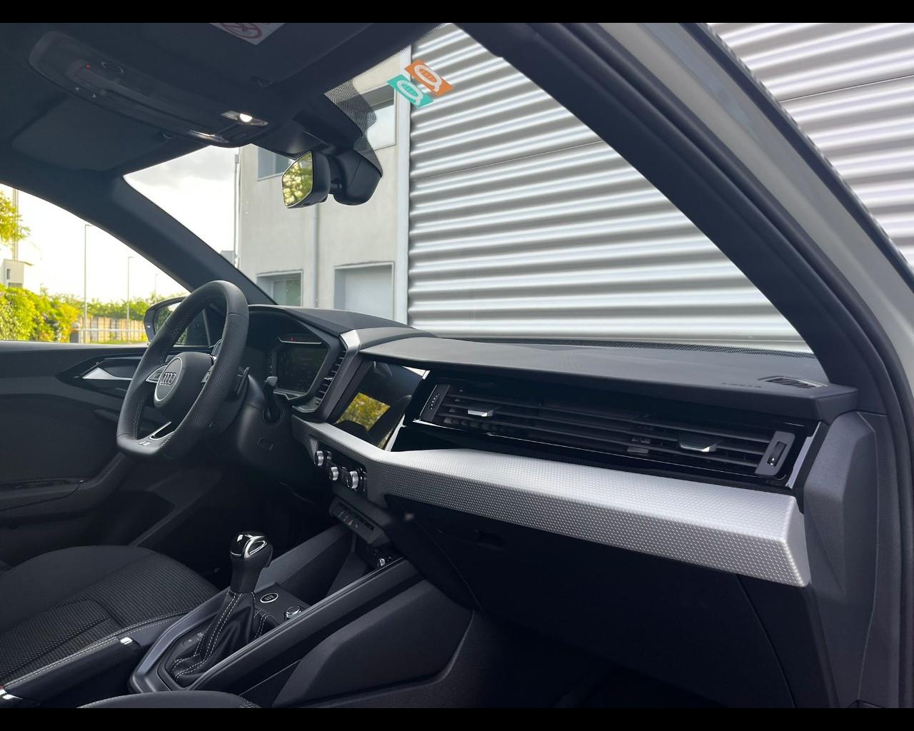 AUDI A1 ALLSTREET 35 TFSI S-TRONIC IDENTITY CONTRAST