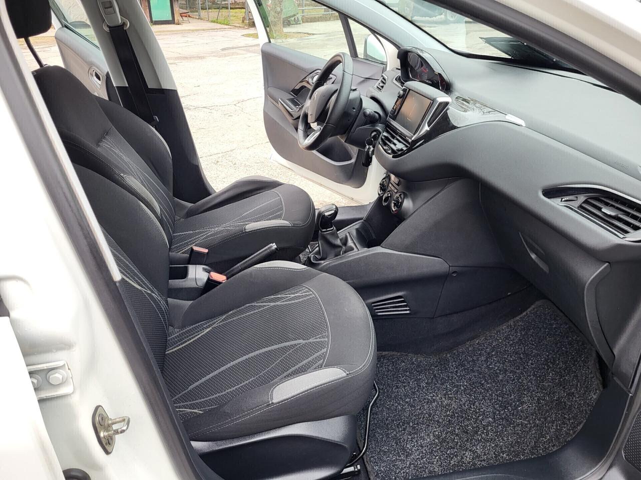 PEUGEOT 208 1,4 HDI-UNICO PROPRIETAR-4 REVISIONI